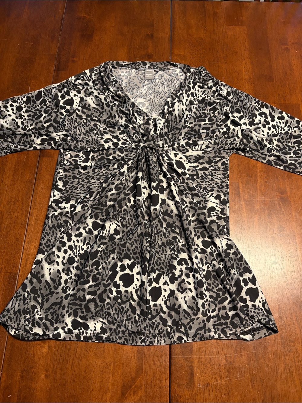 Isabella Rodriguez Black & Gray Leopard Twist-Front Tunic